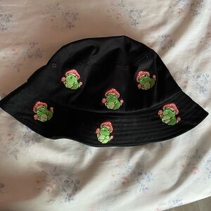 Hot Topic Frog Mushroom Bucket Hat